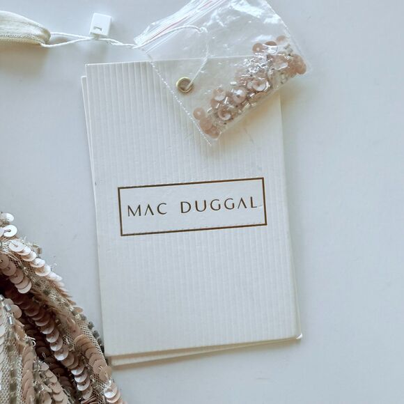 NWT Mac Duggal Women's Long Sleeved Sequined Mini Dress in Nude Size 0 - Picture 8 of 16